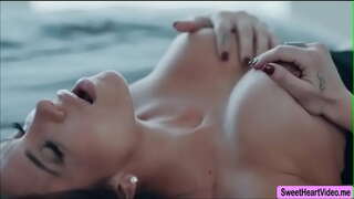 Jaclyn Taylor não esperar para ter relações sexuais com a Liv Selvagem e o orgasmo