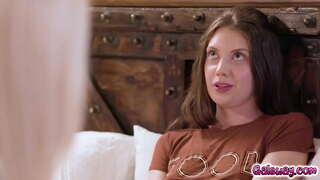 Un Amor Secreto Entre Dos Lesbianas Hot