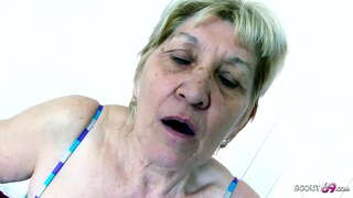 Extremamente velha Avó Gabi tem Sexo com Monstro galo jovem