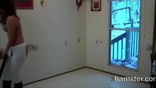 Егзибициониста, вытирающий голи за подметальщика, који је заобишао стране!