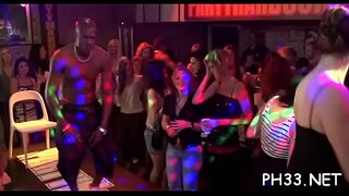 Қара шланг іздейді траха