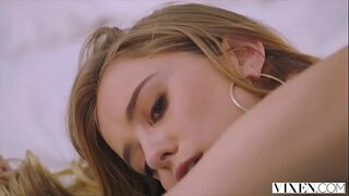 VIXEN Модел Има Неверојатни Диви Секс Со Шефот