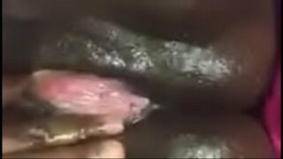 Jogar sagacidade dat chocolate buceta molhada