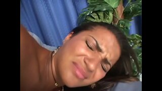 Garvade latinamerikansk Claudia Bella tar svart kuk i hennes våta fitta Garvade latinamerikansk Claudia Bella tar svart kuk i hennes våta fitta